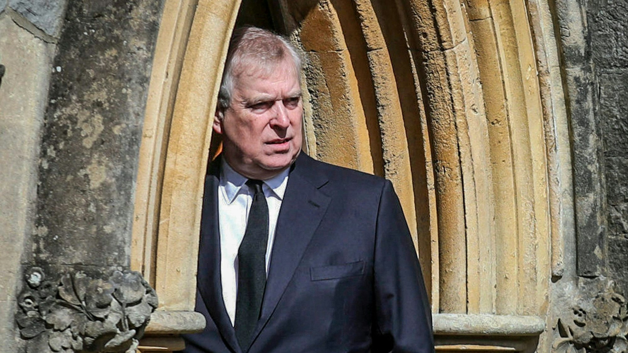 Der britische Prinz Andrew, Herzog von York, erscheint in der königlichen Kapelle in Windsor nach der  Bekanntgabe des Todes seines Vaters.