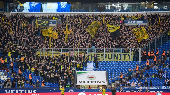 Die Fans von Borussia Dortmund in der Veltins-Arena.