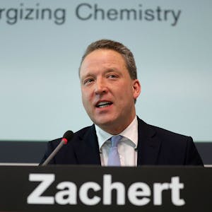 Matthias Zachert, Vorstandsvorsitzender der Lanxess AG, spricht auf der Bilanzpressekonferenz.