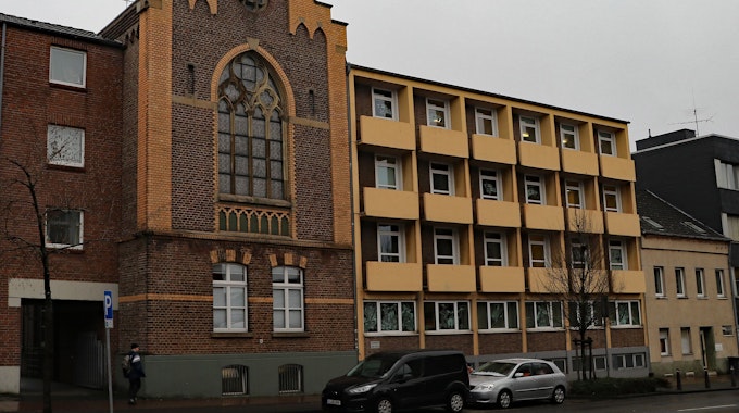 Das Gebäude des ehemaligen Krankenhauses in Frechen, in dem sich der Sitz der Musikschule befindet.