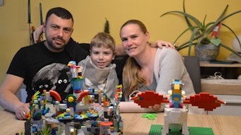 Familie Kohlstedt mit ihrem Lego-Modell für die Legoland Familien Challange.