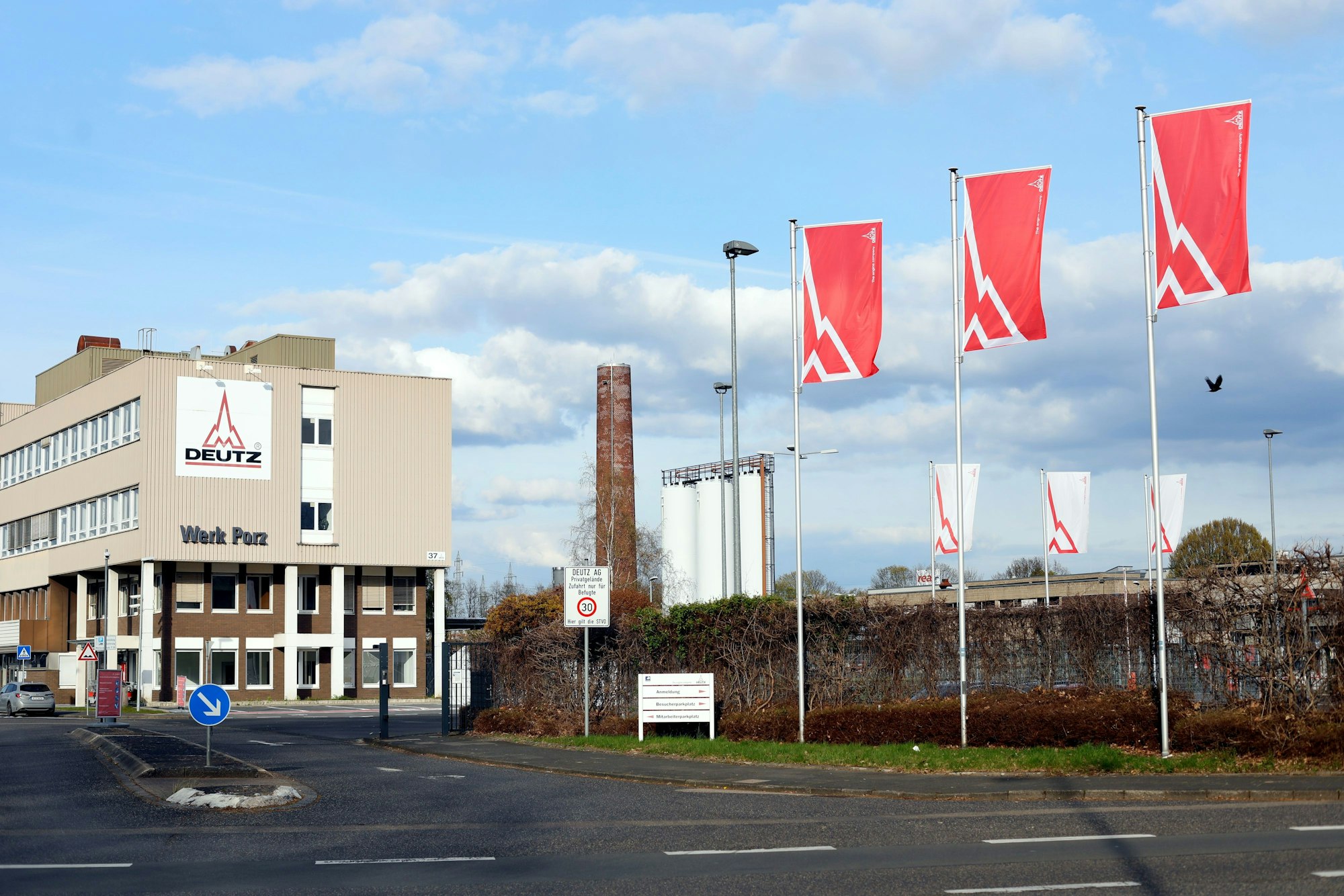 14.04.2021, Köln: Der Hauptsitz des Kölner Maschinenhersteller Deutz AG in der Ottostraße im Stadtteil Eil. Foto: Arton Krasniqi