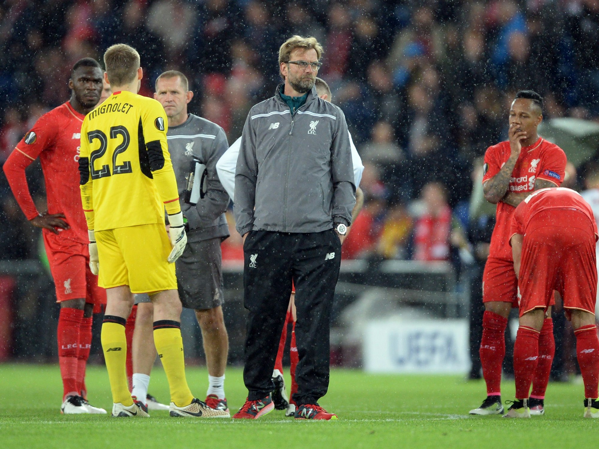 Jürgen Klopp und seine Mannschaft sind enttäuscht nach dem verlorenen Europa-League-Finale 2016.