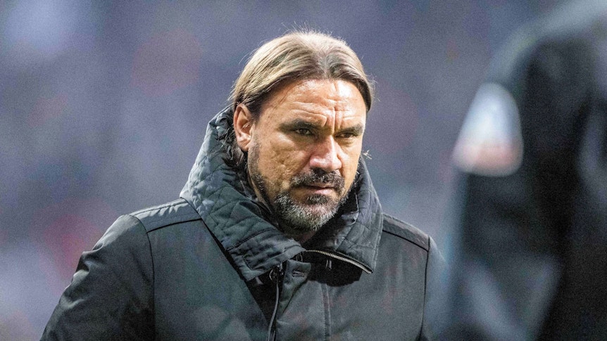 Das Hinspiel bot keinen Grund für gute Laune: Daniel Farke machte bei der 1:5-Niederlage von Borussia Mönchengladbach bei Werder Bremen am 1. Oktober 2022 einen angespannten Eindruck.