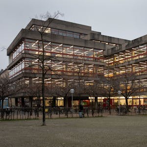 Aussenansicht der Zentralbibliothek am Neumarkt in Köln




