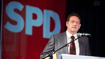 Mike Homann beim SPD-Parteitag in Chorweiler 2020.
