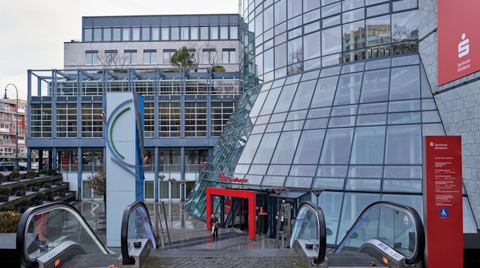 Die Außenansicht der Sparkasse Köln-Bonn an der Hahnenstraße. Foto: Christian Festag