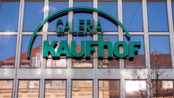 Das Logo an einer Galeria Kaufhof-Filiale.