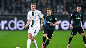 Christoph Kramer von Borussia Mönchengladbach spielt am 17. März 2023 im Bundesliga-Heimspiel gegen Werder Bremen den Ball.