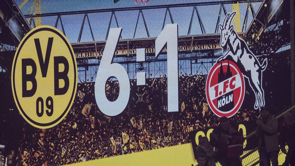 Die Anzeigetafel im Signal-Iduna-Park zeigt das 6:1-Ergebnis zwischen Borussia Dortmund und dem 1. FC Köln.
