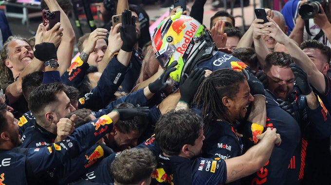 Red Bull Racings jubelt mit Sergio Perez