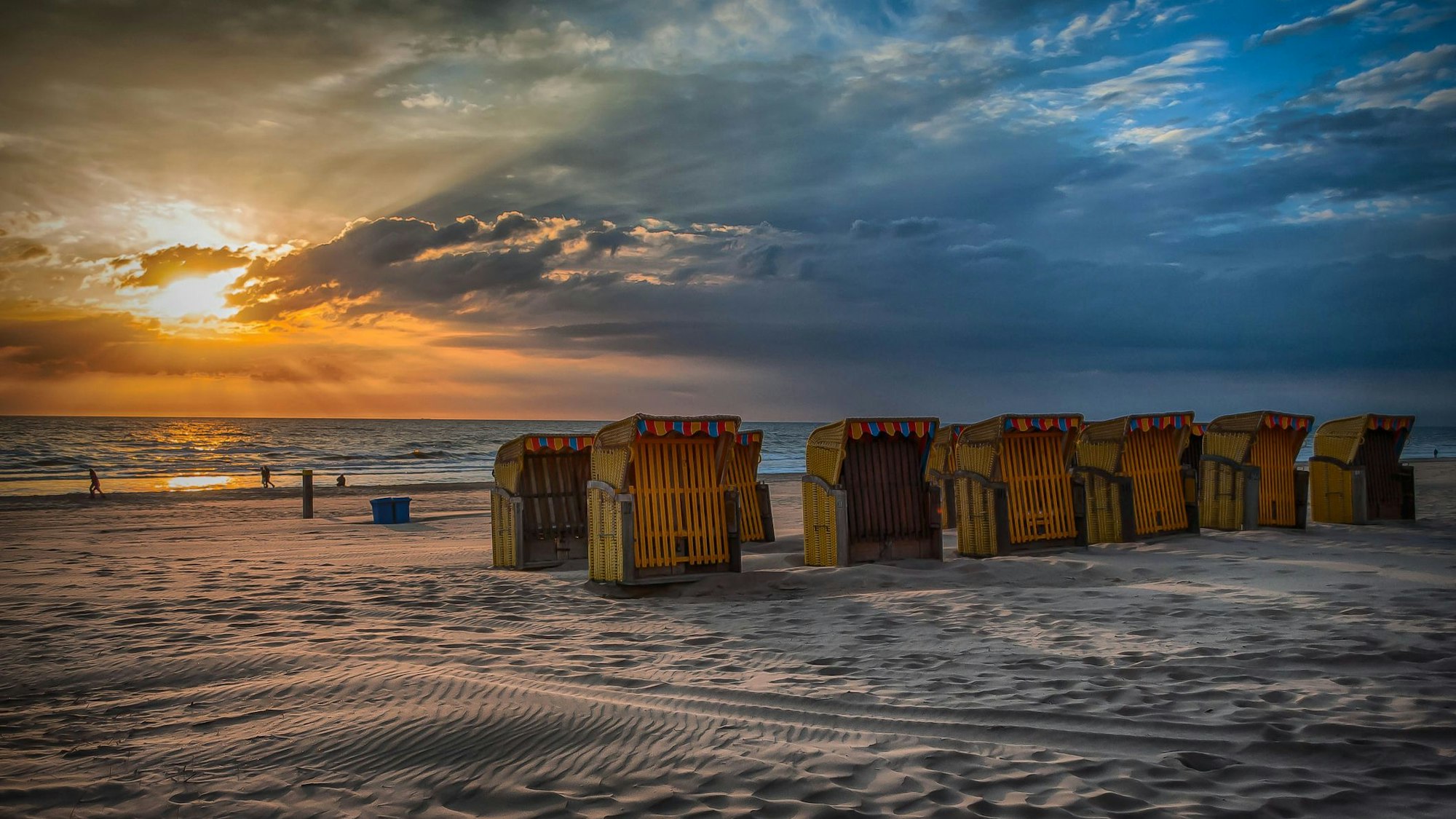 Das Foto zeigt den Strand von Egmond Aan Zee.