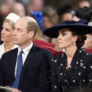 Prinz William (l) und Kate (r), Prinzessin von Wales, nehmen am jährlichen Gottesdienst zum Commonwealth Day in der Westminster Abbey teil.