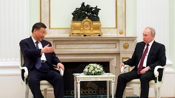 Xi Jinping im Gespräch mit Kremlchef Wladimir Putin in Moskau. Der chinesische Machthaber ist für drei Tage in Russland zu Gast.