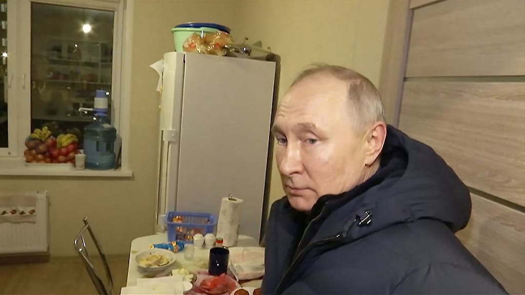 Wladimir Putin bei seinem Besuch in Mariupol am 19. März 2023.
