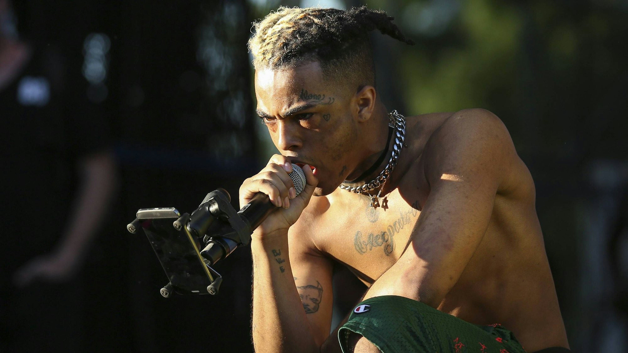 US-Rapper XXXTentacion wurde ermordet, hier ist er bei einem Auftritt in Miami im Mai 2017 zu sehen.