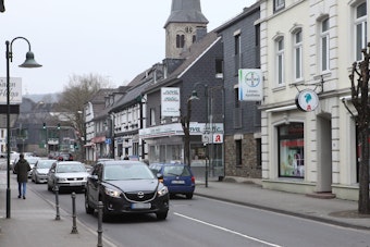 Die Hauptstraße im Overather Stadtkern.