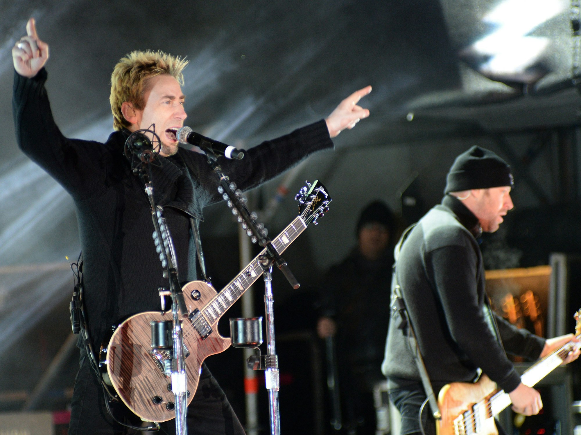Frontmann Chad Kroeger steht mit der kanadischen Rockband Nickelback am 30. November 2013 im Tiroler Ischgl, Österreich, auf der Bühne.