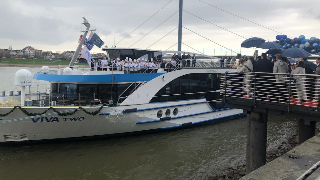 Die „MS Viva Two“ feierte am Donnerstag große Schiffstaufe in Düsseldorf.