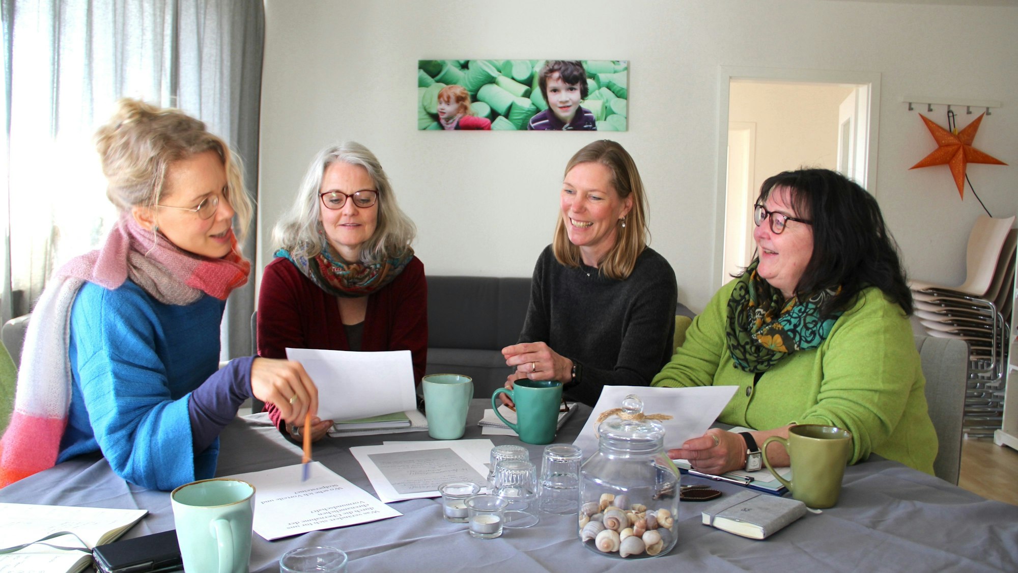 Das Fachberater-Team bei der Fallbesprechung (von links nach rechts): Andrea Snida, Conny Wißkirchen, Sandra Sohmer, Claudia Mundorf