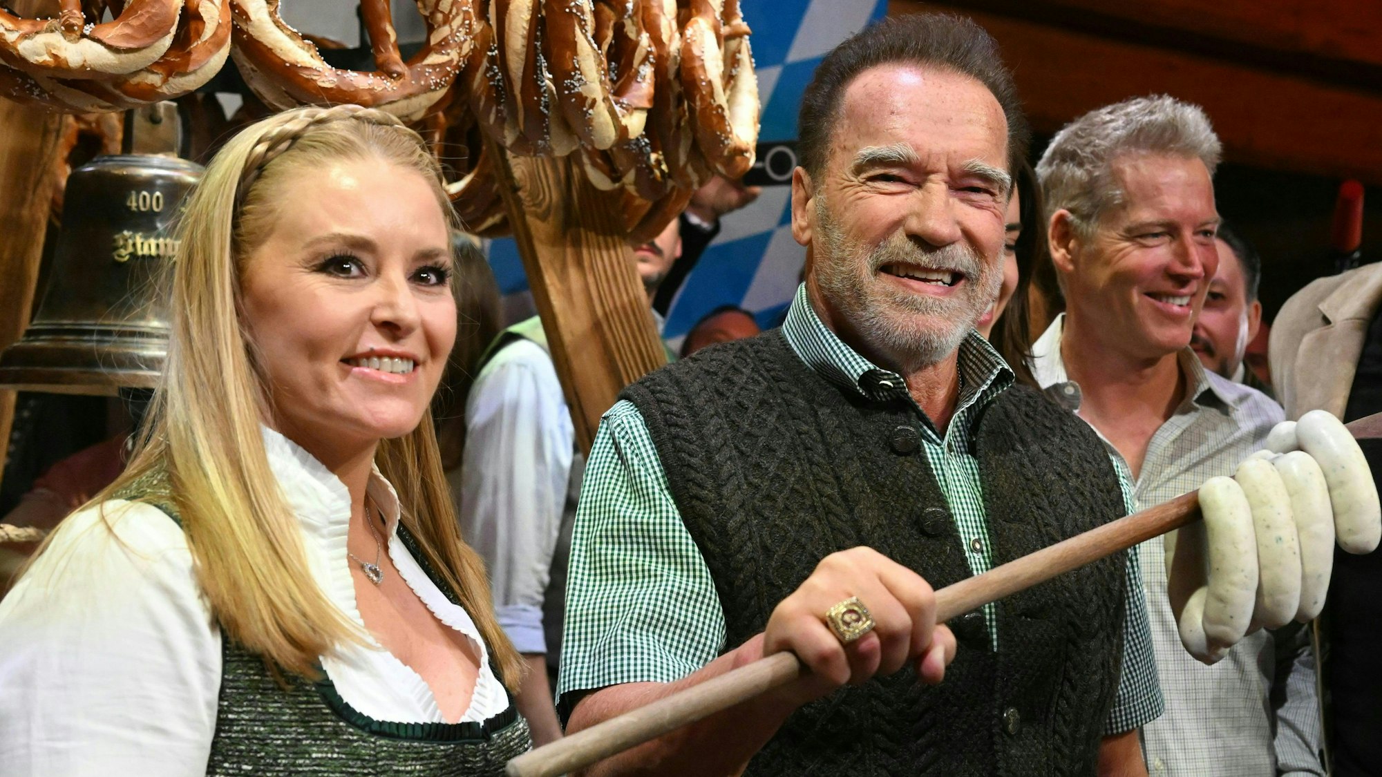 Arnold Schwarzenegger und seine Freundin Heather Milligan.