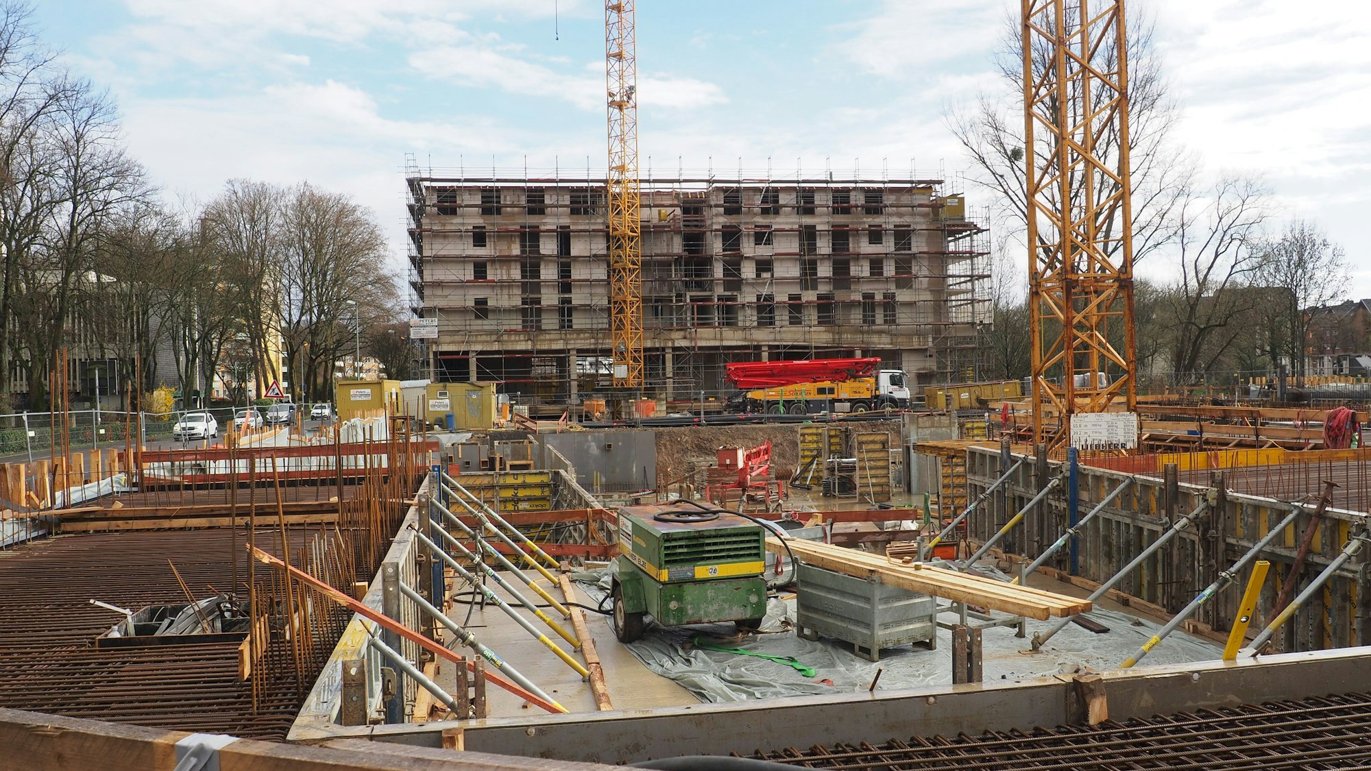 Die Baustelle an der Wupper in Leichlingens Innenstadt Ende März 2023