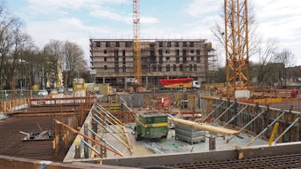 Die Baustelle an der Wupper in Leichlingens Innenstadt Ende März 2023