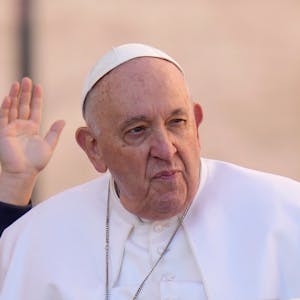 Papst Franziskus erscheint zu seiner wöchentlichen Generalaudienz auf dem Petersplatz in Rom.