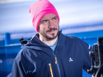 Felix Neureuther, ehemaliger deutscher Skirennläufer, verfolgt als TV Experte für die ARD den 2. Durchgang.