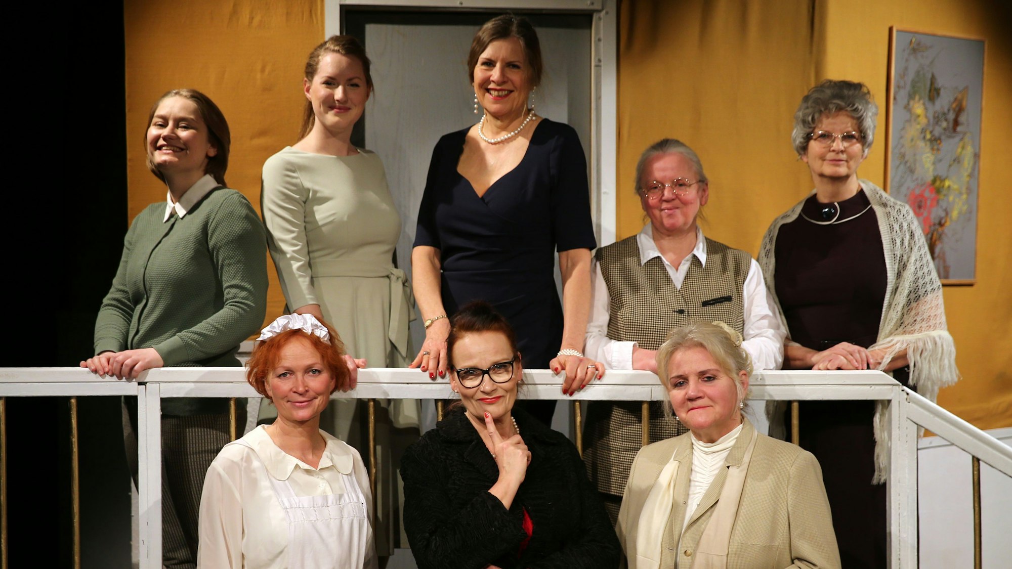 Die Schauspielerinnen Anna Franziska Pflitsch, Svenja Szeghedi, Almut Irmscher, Bärbel Stinner, Gabi Bülter, Conny Kannengießer, Sabine Müller und Marion Fuchs.