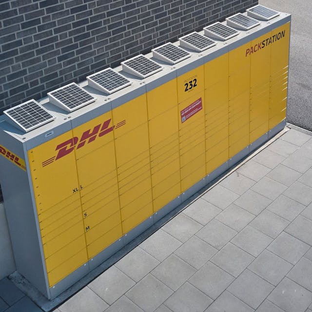 Die neue solarbetriebene Packstation in der Kölner Südstadt.