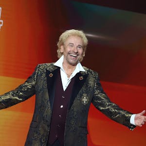 Entertainer Thomas Gottschalk moderierte 151 Ausgaben der ZDF-Samstagabendshow „Wetten, dass..?“.