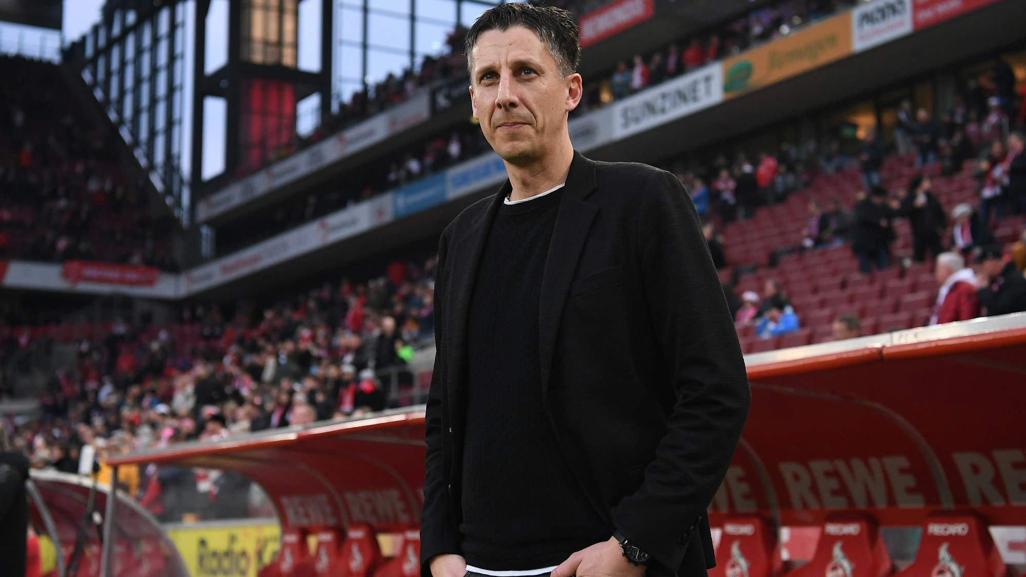 FC-Geschäftsführer Christian Keller muss mit den Folgen des Transfers von Jaka Cuber Potocnik im Jahr 2022 aus Ljubljana nach Köln leben, obwohl er damals noch nicht amtierte.