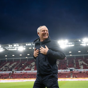 FSV Mainz 05 gegen SC Freiburg in der Mewa Arena: Freiburgs Trainer Christian Streich vor dem Spiel.