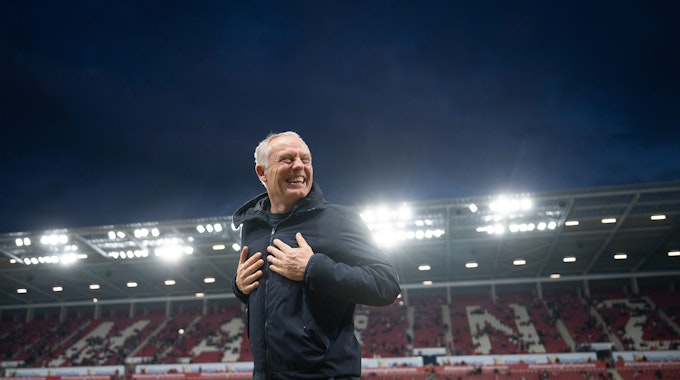 FSV Mainz 05 gegen SC Freiburg in der Mewa Arena: Freiburgs Trainer Christian Streich vor dem Spiel.