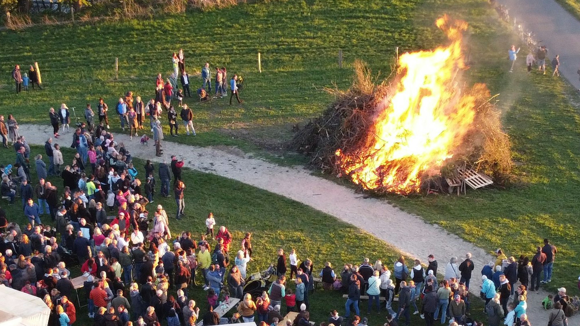 Osterfeuer in Imbach