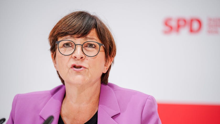 Saskia Esken, SPD-Bundesvorsitzende, gibt nach den Gremiensitzungen ihrer Partei eine Pressekonferenz.&nbsp;