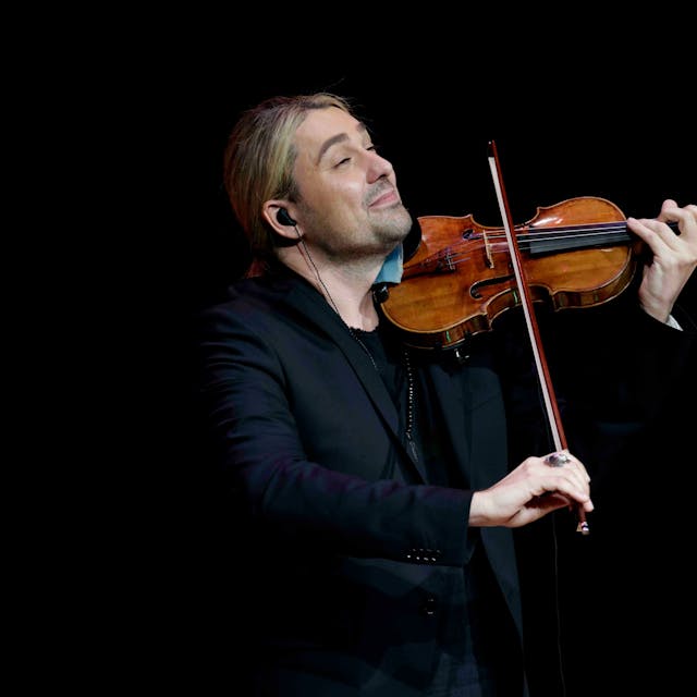 David Garrett spielt Geige.