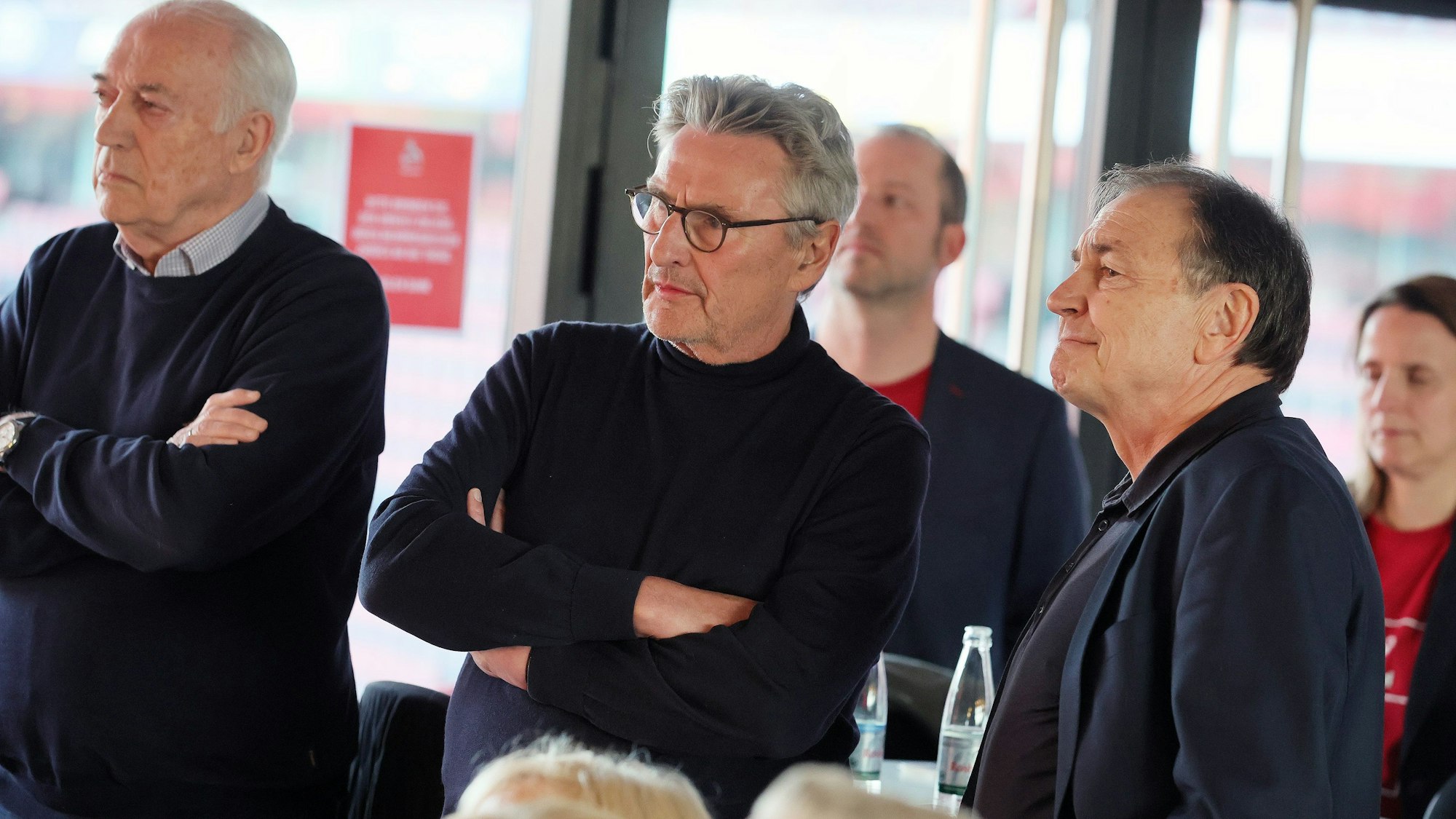 Lauschten gespannt im Publikum: Bernd Cullmann, Dieter Müller und Ewald Lienen.