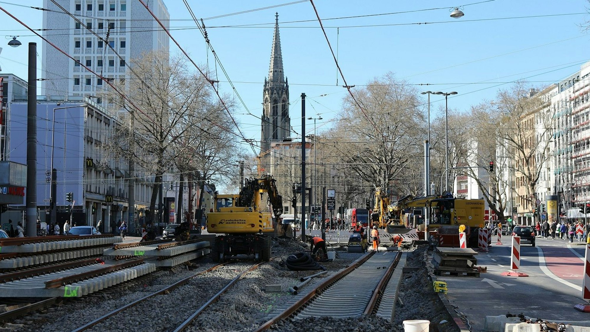 Gleisbauarbeiten am Barbarossaplatz