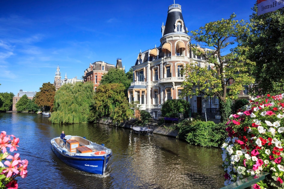 Nederlandse Feestdagen 2024: Deze 10 plaatsen moet je bezoeken
