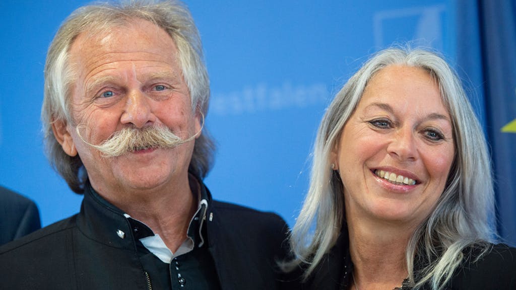 Henning Krautmacher, Sänger der Band Höhner, gemeinsam mit seiner Frau Anke Krautmacher auf einem Event in Düsseldorf.&nbsp;