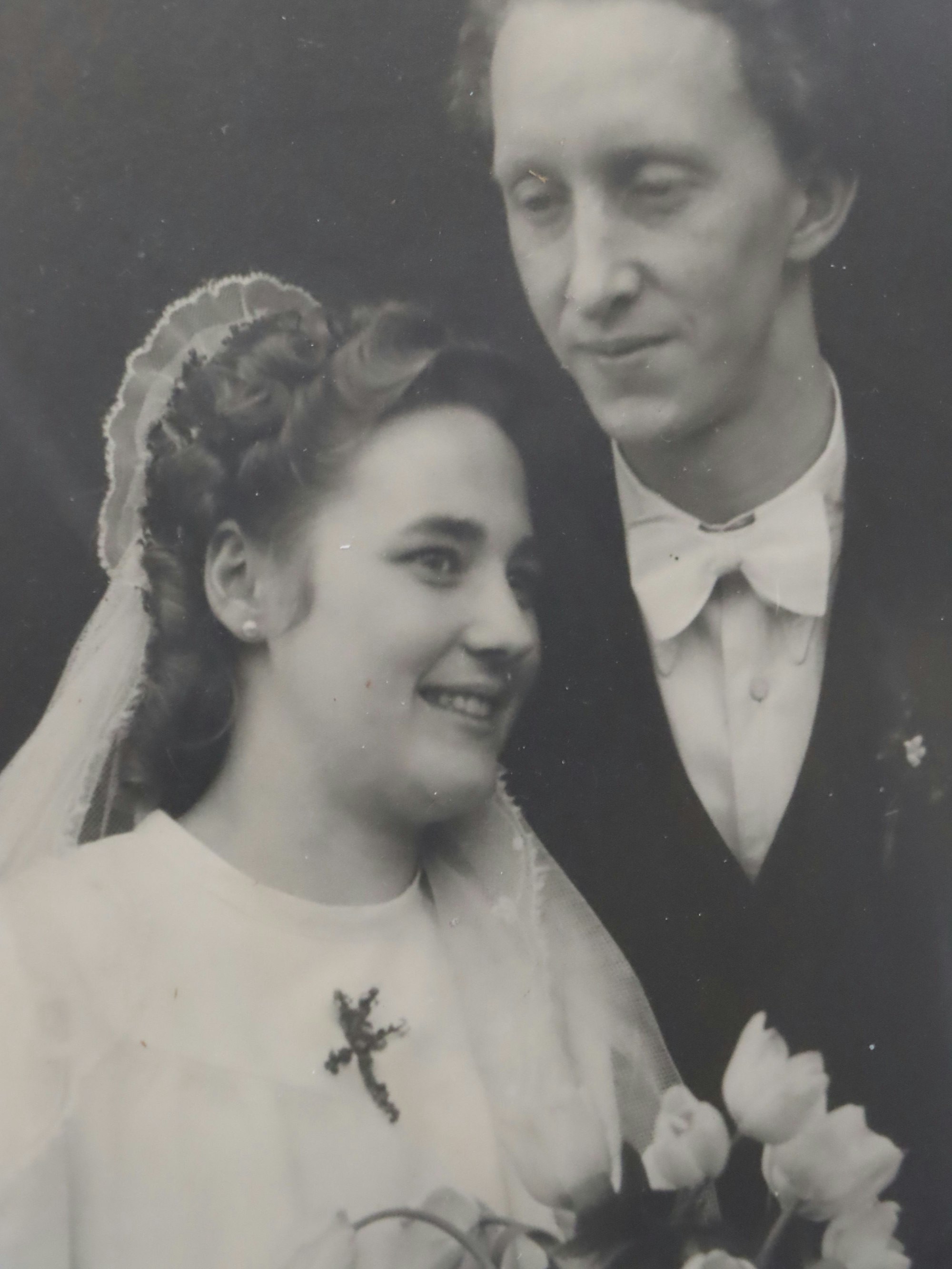 Das Bild zeigt ein Hochzeitsfoto von Johann und Gertrud Ullrich.