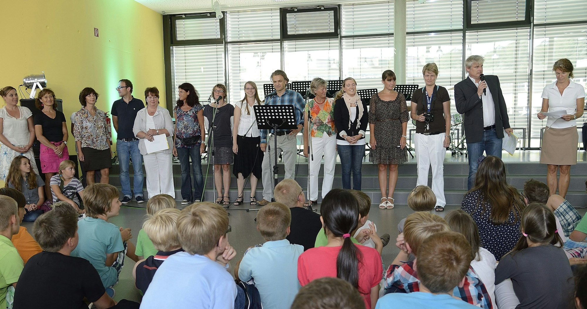 Overath, Feierliche Eröffnung der Sekundarschule, Das Lehrerkollegium

Foto: Luhr             Text: sb