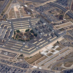 USA, Washington: Das Pentagon ist von der Air Force One aus zu sehen.