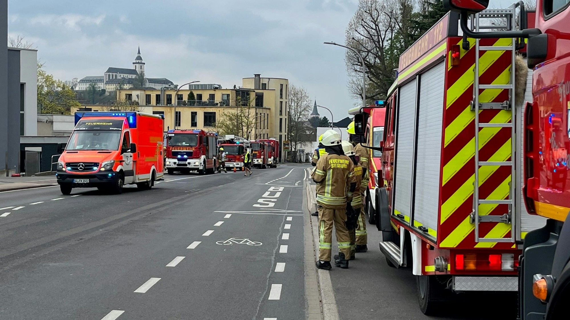Großeinsatz der Feuerwehr am Oktopus in der Zeithstraße nach Gasaustritt
