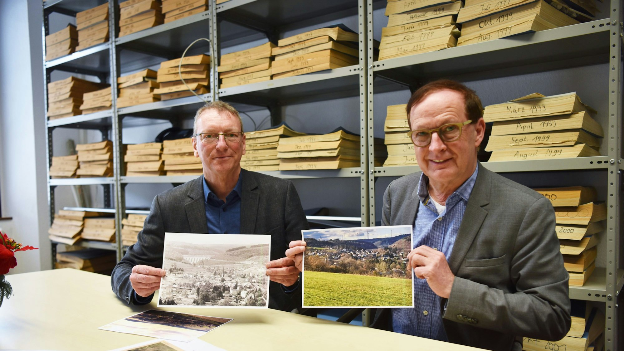 Jürgen Rosebrock (links) und Dr. Hans-Werner Frohn stellen das Projekt Heimatcaching der Stiftung Naturschutzgeschichte vor.