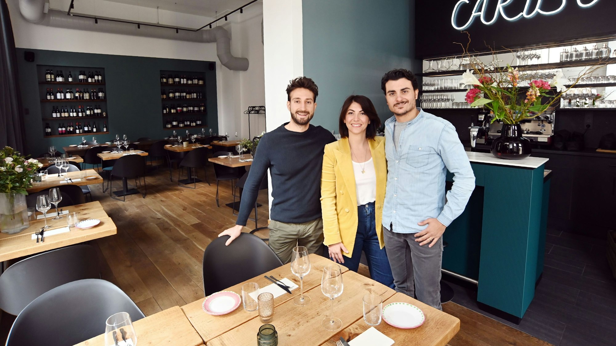 Das Foto zeigt Emanuele Barbaro, Anna Siena und Marcello Caruso von der Caruso Pastabar.