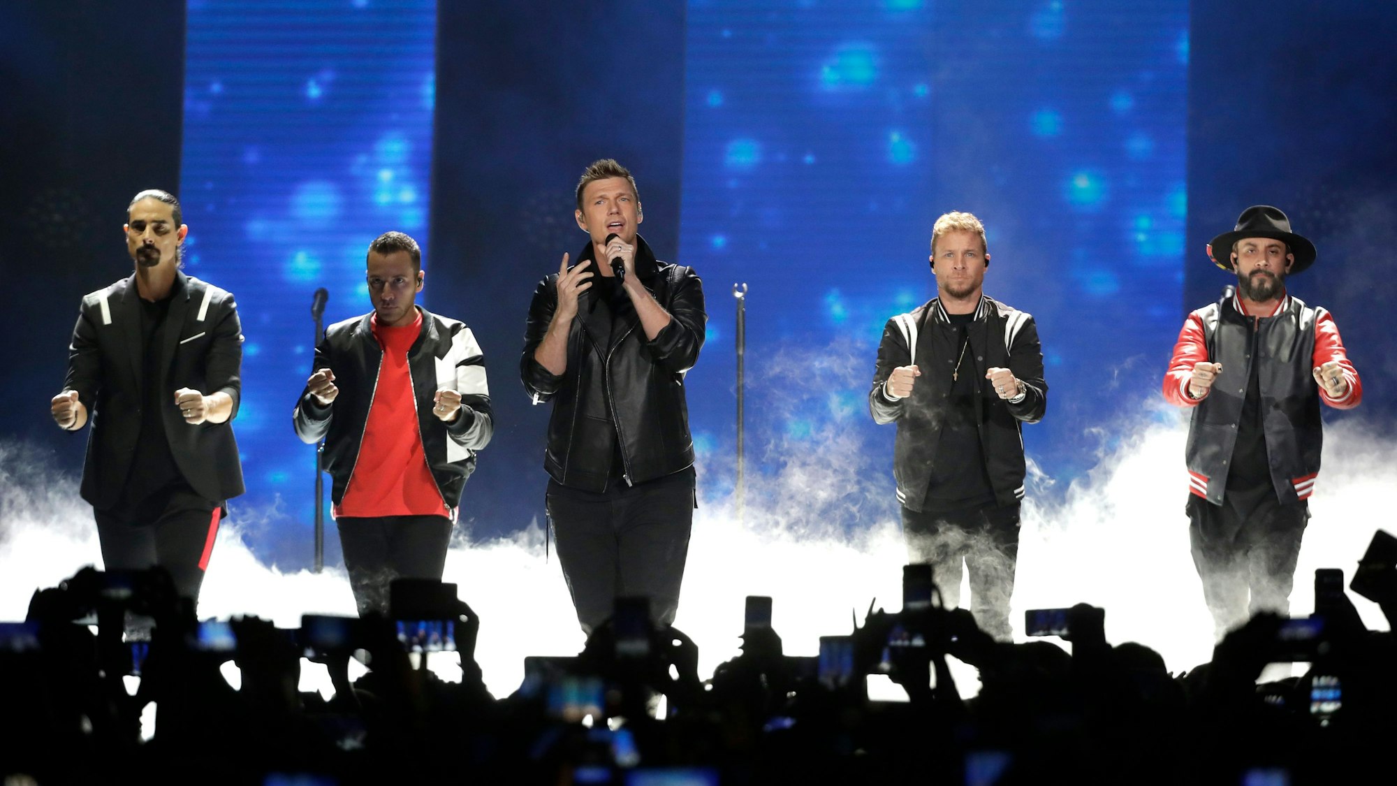 Die Backstreet Boys auf der Bühne.