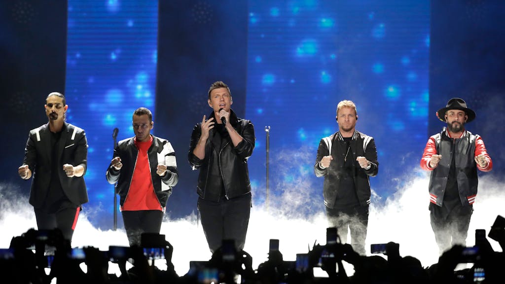 Die Backstreet Boys auf der Bühne.